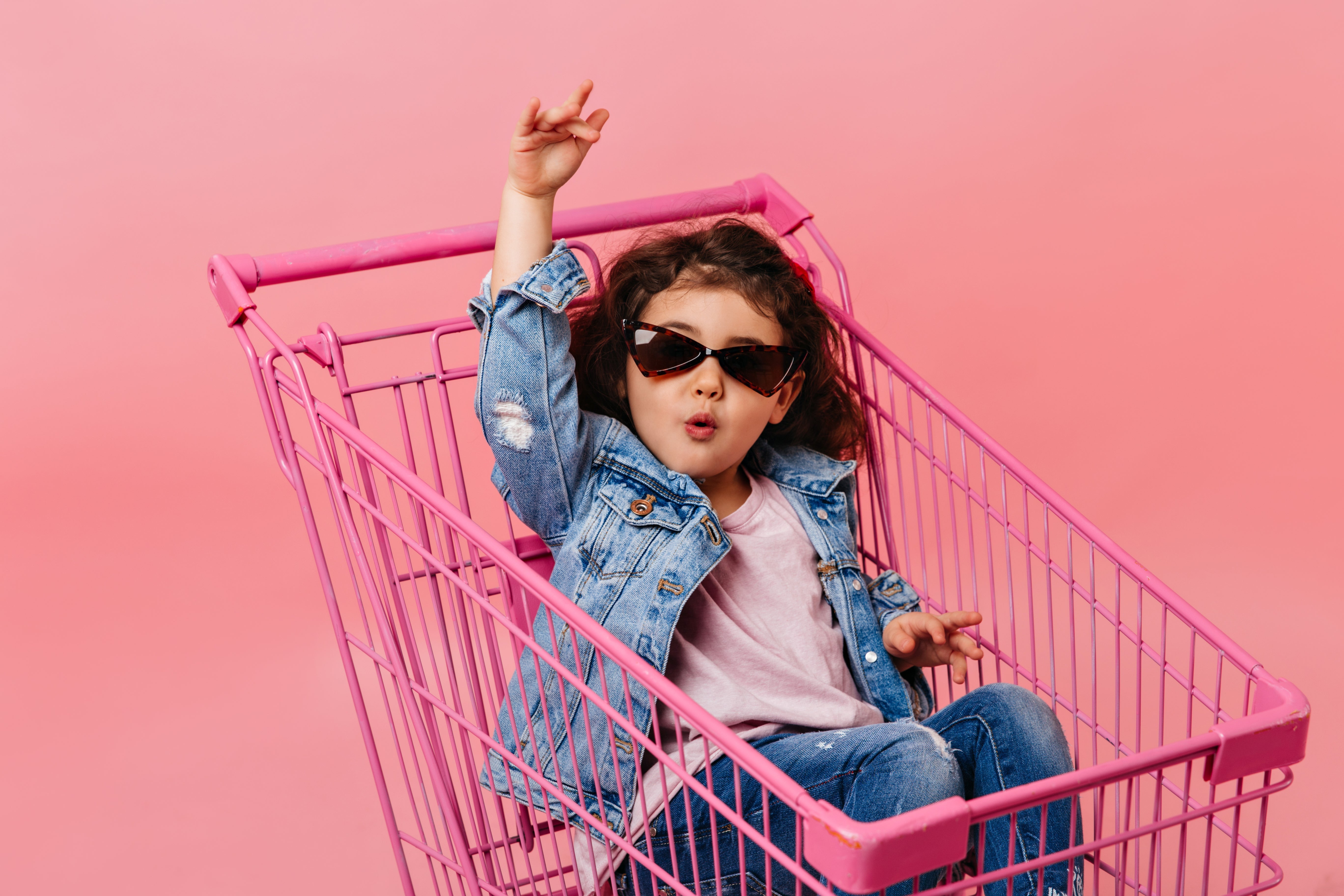 Why Renting Kids Clothes is the Smart Mom’s Secret