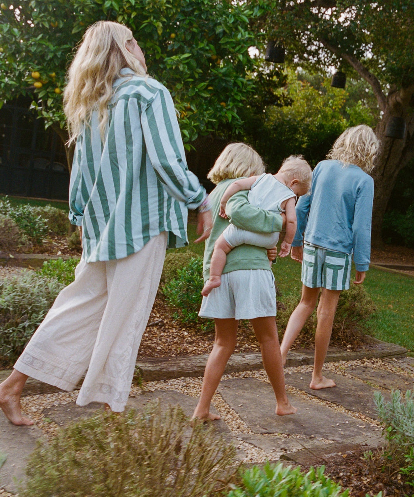 Bingo Short Surf Stripe lifestyle